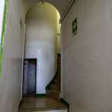 Ma � ora arrivato il momento di salire. Attraverso un piccolo arco abbiamo accesso alle scale a chiocciola che conducono alla cima